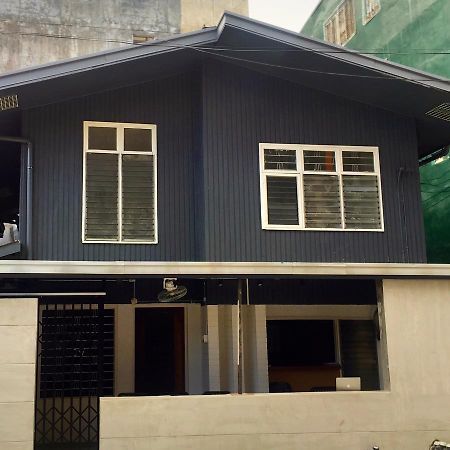 The Hub District Hostel And Dorm Makati City Exterior foto